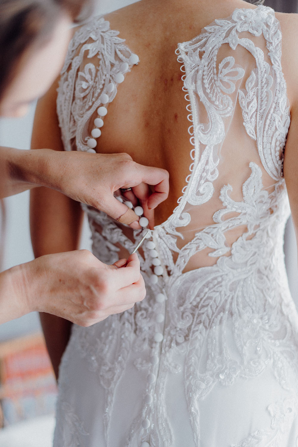 Picturesque Resort Wedding at Castaways 